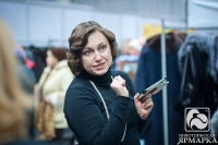 Директор Новоторжской ярмарки «За шубой!» Наталья Серова в торговом зале.